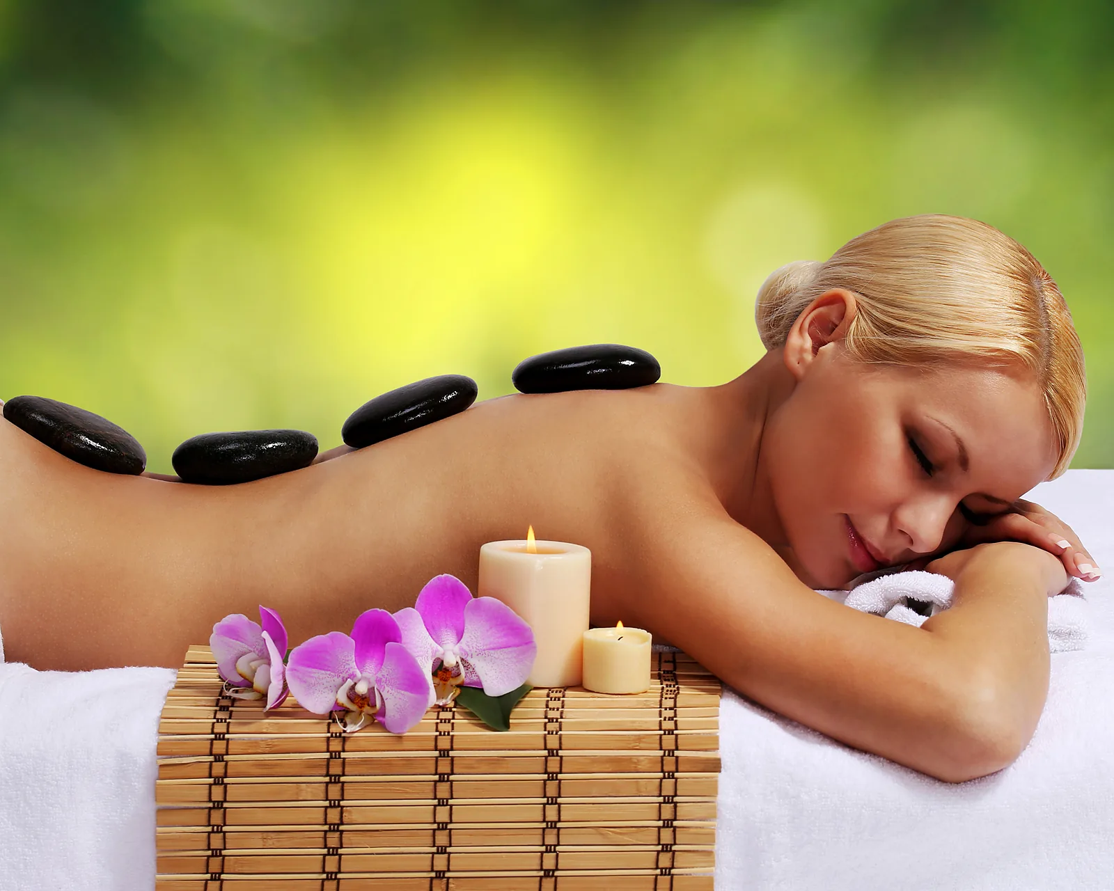 Hot Stone Massage bei Bangkok Thaimassage in Köln